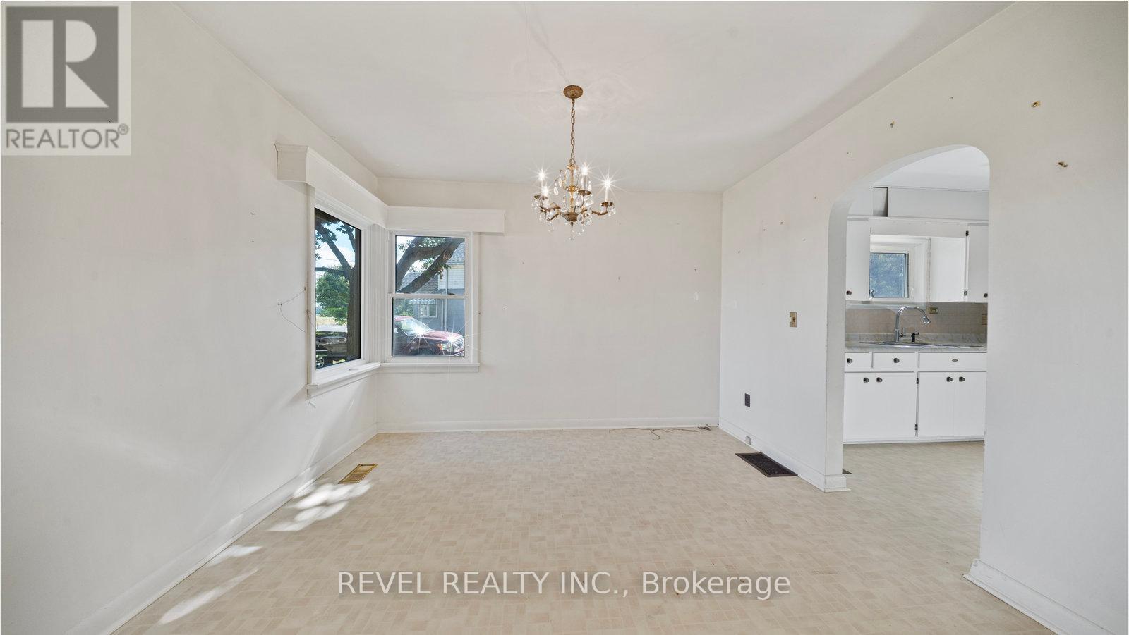 460 Burtch Road, Brant, Ontario  N0E 1K0 - Photo 9 - X12366729