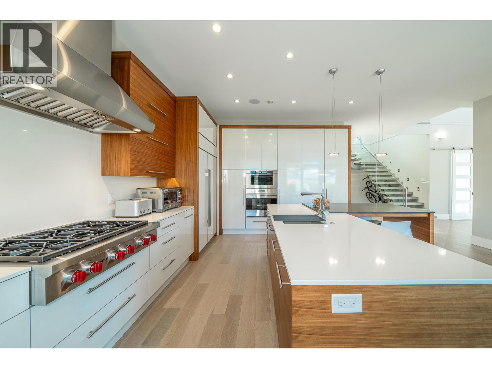 Property at 10960 ROSECROFT CRESCENT image 4
