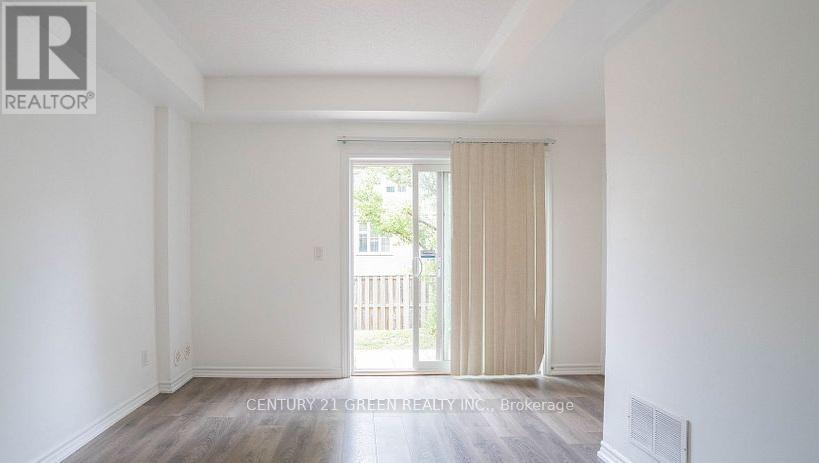 8 Bakewell Street, Brampton, Ontario  L5L 2E5 - Photo 2 - W12366372