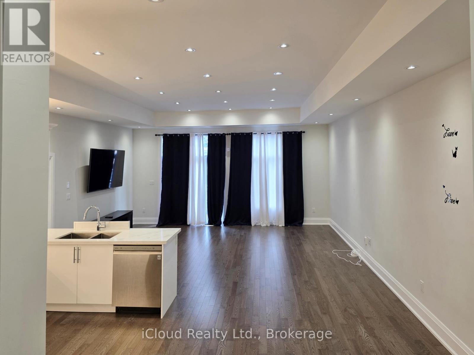 99a Leyton Avenue, Toronto (Oakridge), Ontario  M1L 3T9 - Photo 10 - E12366823