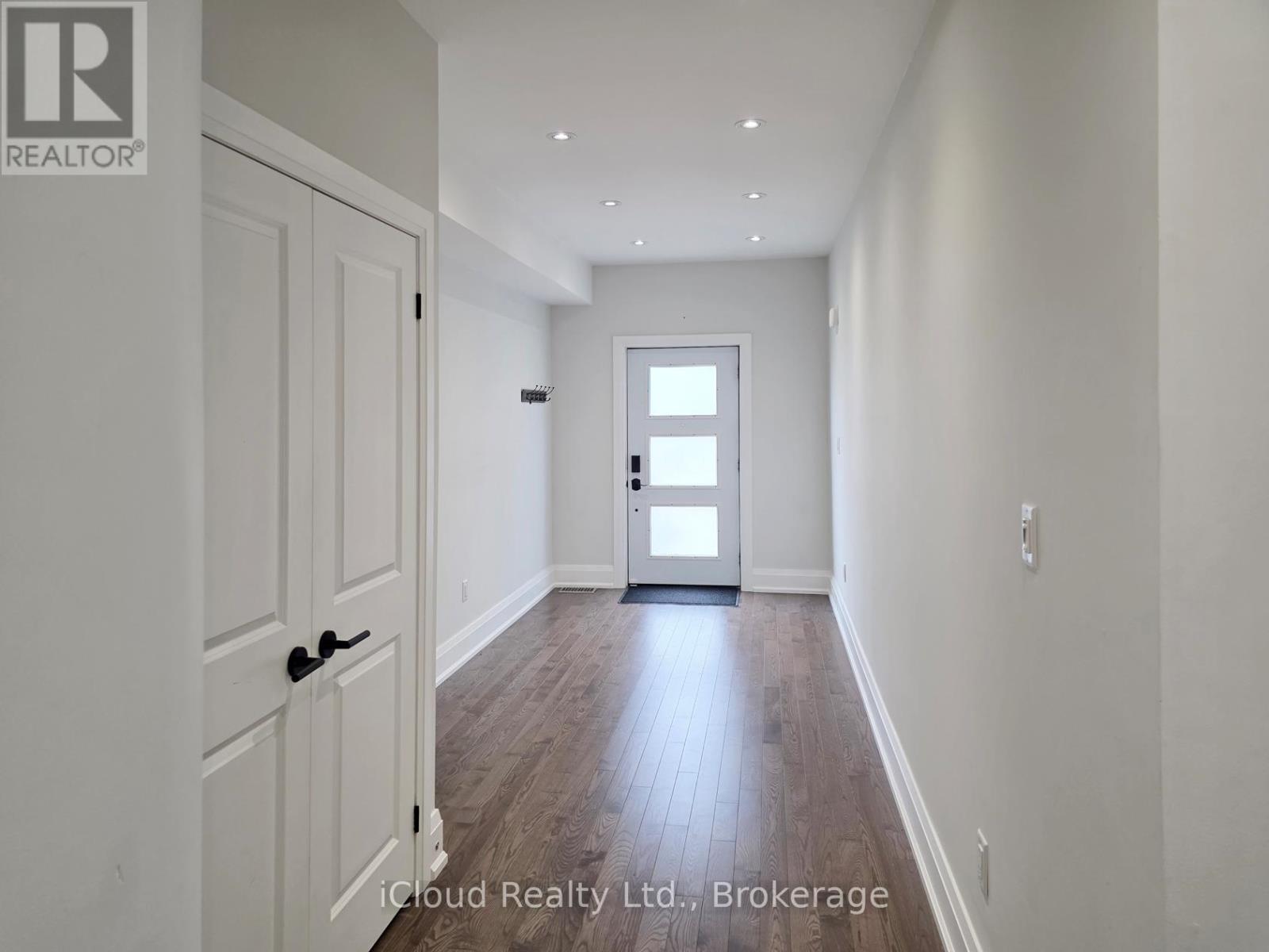 99a Leyton Avenue, Toronto (Oakridge), Ontario  M1L 3T9 - Photo 11 - E12366823
