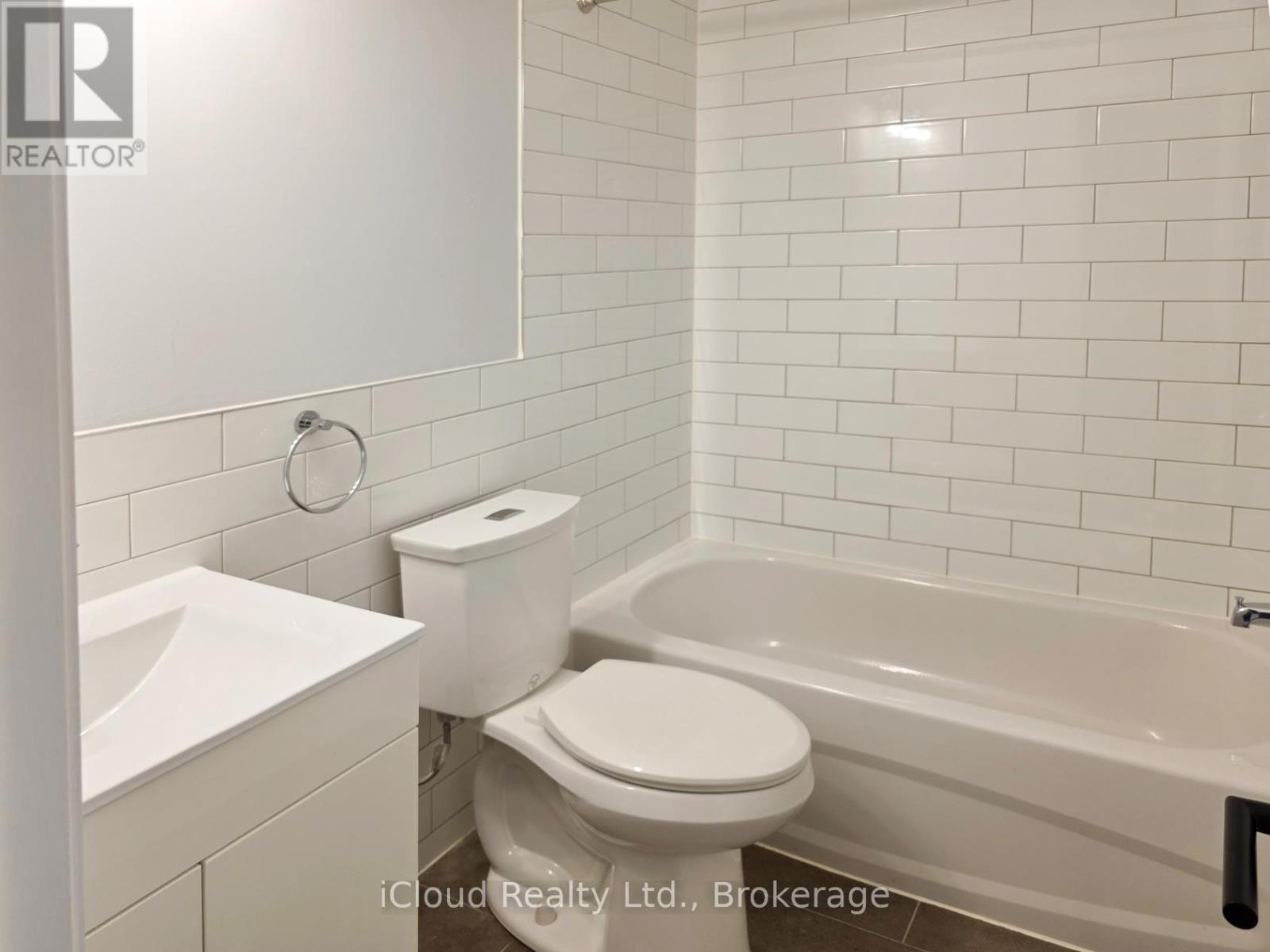 99a Leyton Avenue, Toronto (Oakridge), Ontario  M1L 3T9 - Photo 28 - E12366823
