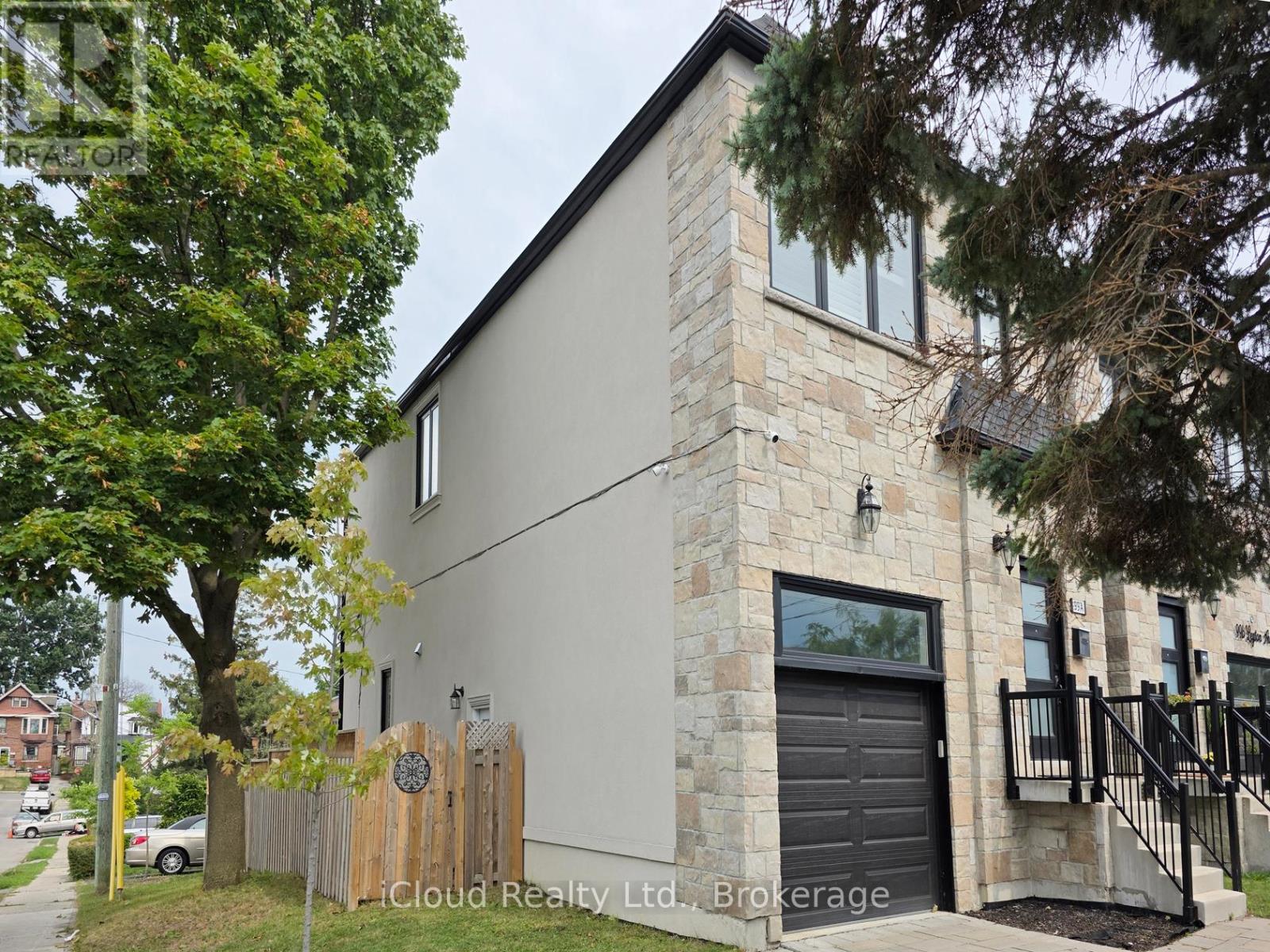 99a Leyton Avenue, Toronto (Oakridge), Ontario  M1L 3T9 - Photo 3 - E12366823