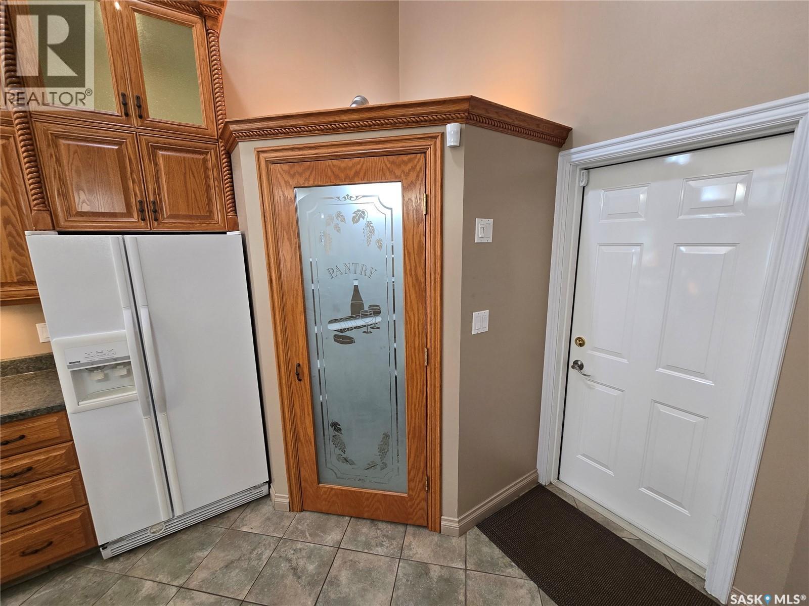 605 Elgin Street, Weyburn, Saskatchewan  S4H 0B9 - Photo 11 - SK016779