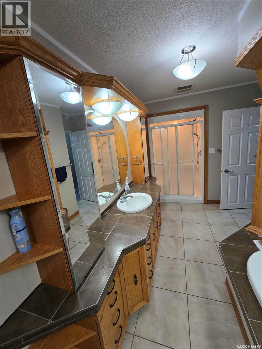 605 Elgin Street, Weyburn, Saskatchewan  S4H 0B9 - Photo 22 - SK016779