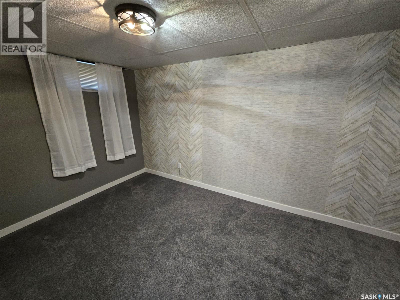 605 Elgin Street, Weyburn, Saskatchewan  S4H 0B9 - Photo 31 - SK016779
