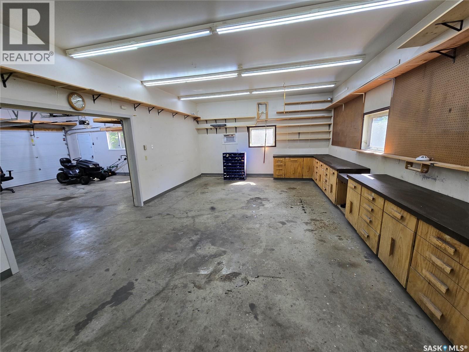 605 Elgin Street, Weyburn, Saskatchewan  S4H 0B9 - Photo 34 - SK016779