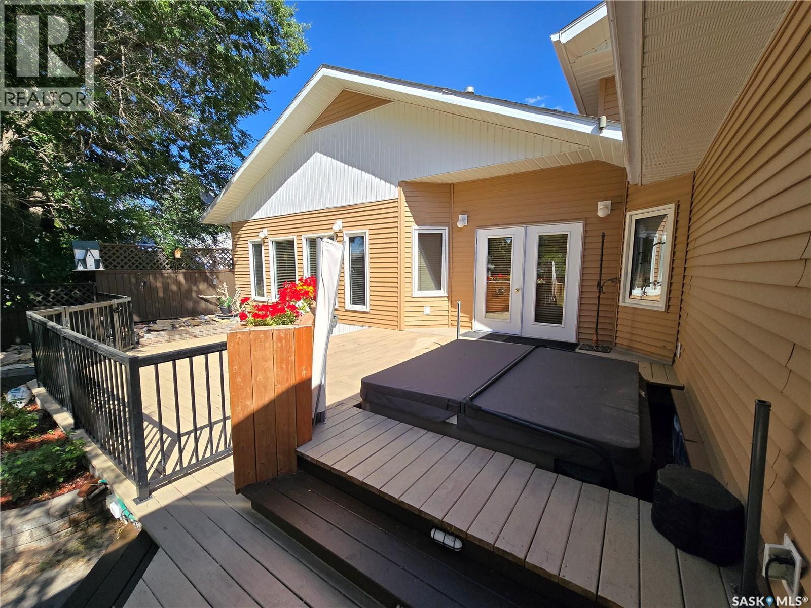 605 Elgin Street, Weyburn, Saskatchewan  S4H 0B9 - Photo 42 - SK016779