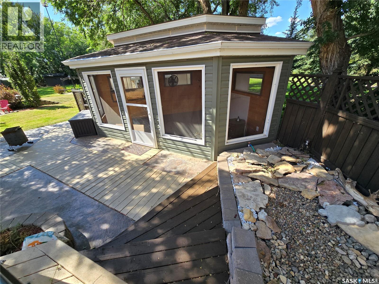 605 Elgin Street, Weyburn, Saskatchewan  S4H 0B9 - Photo 44 - SK016779
