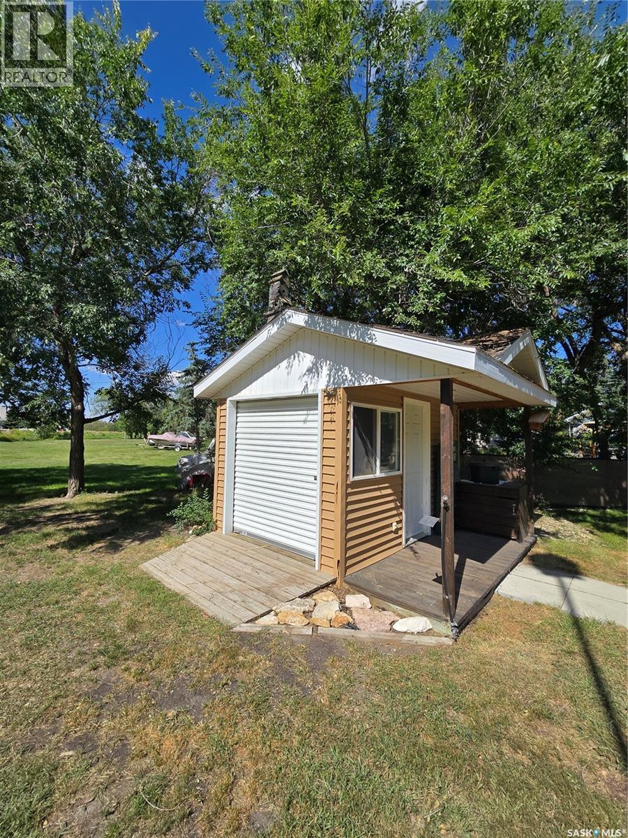 605 Elgin Street, Weyburn, Saskatchewan  S4H 0B9 - Photo 48 - SK016779