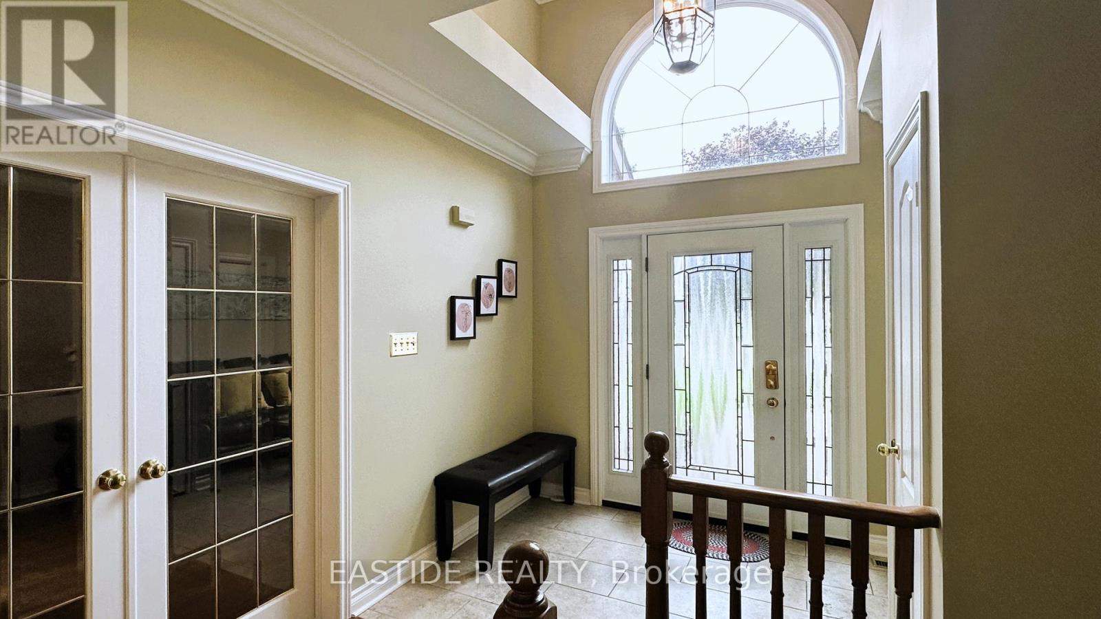 570 Roeder Court, Newmarket, Ontario  L3Y 8C2 - Photo 2 - N12366836