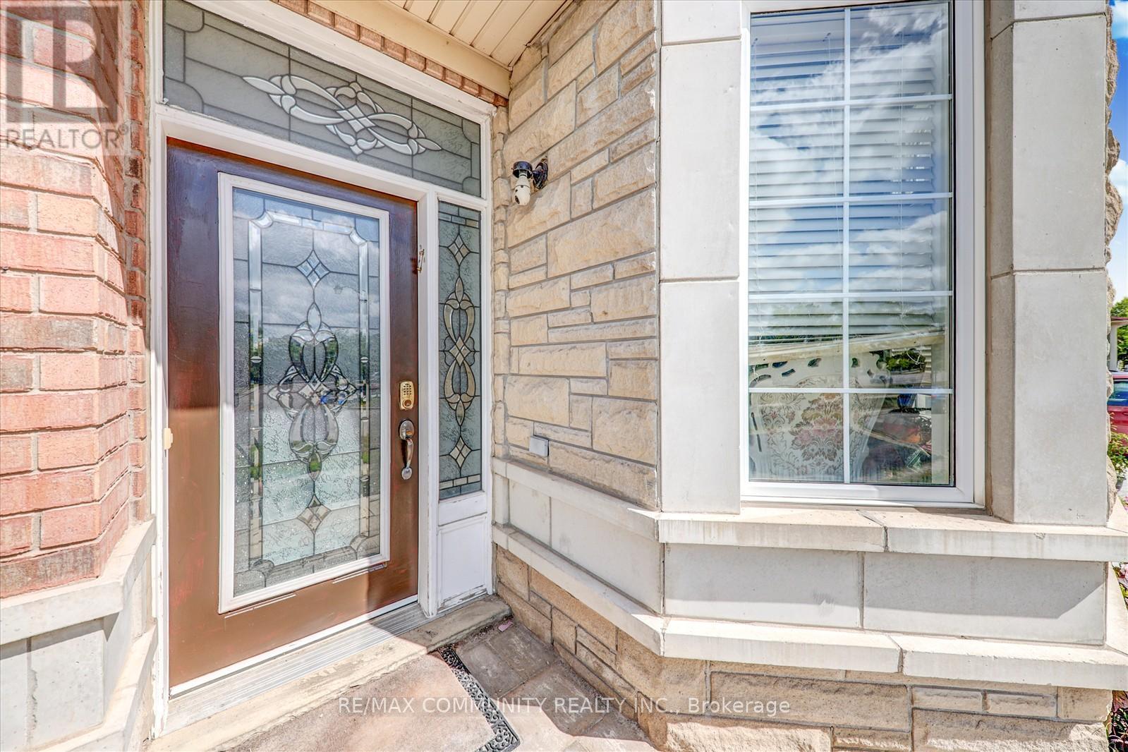 Property at 37 CONDARCURI CRESCENT image 5
