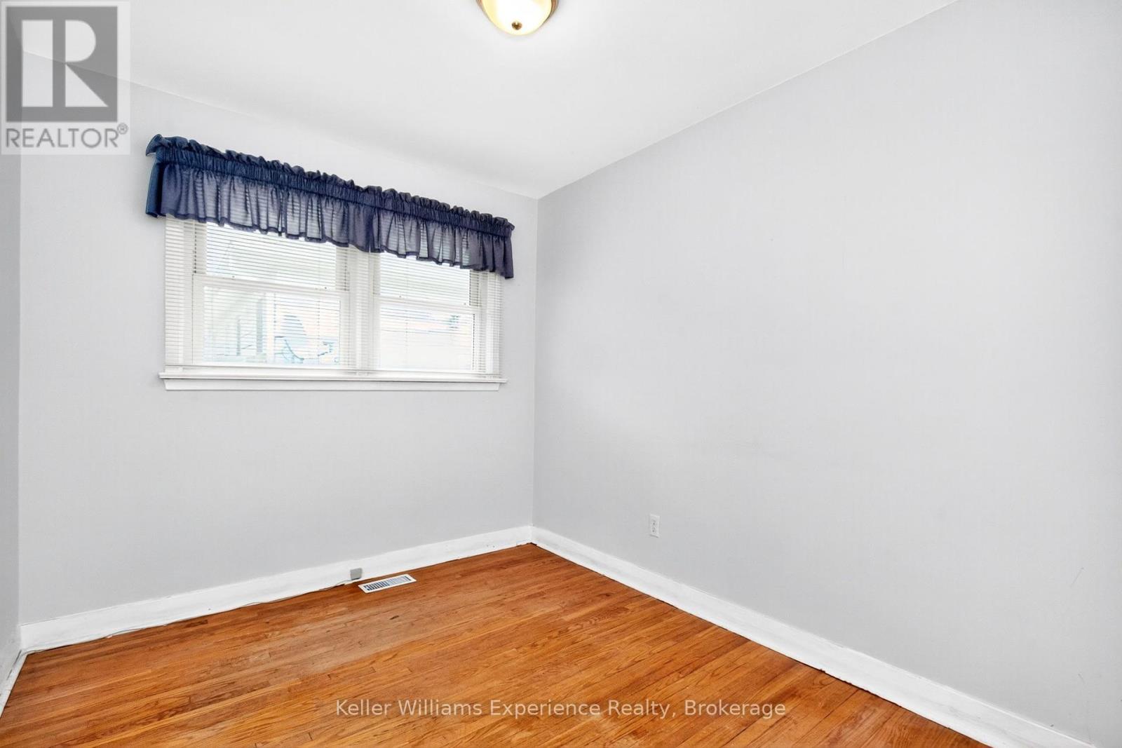 262 Ruby Street, Midland, Ontario L4R 2L4 - Photo 13 - S12366877