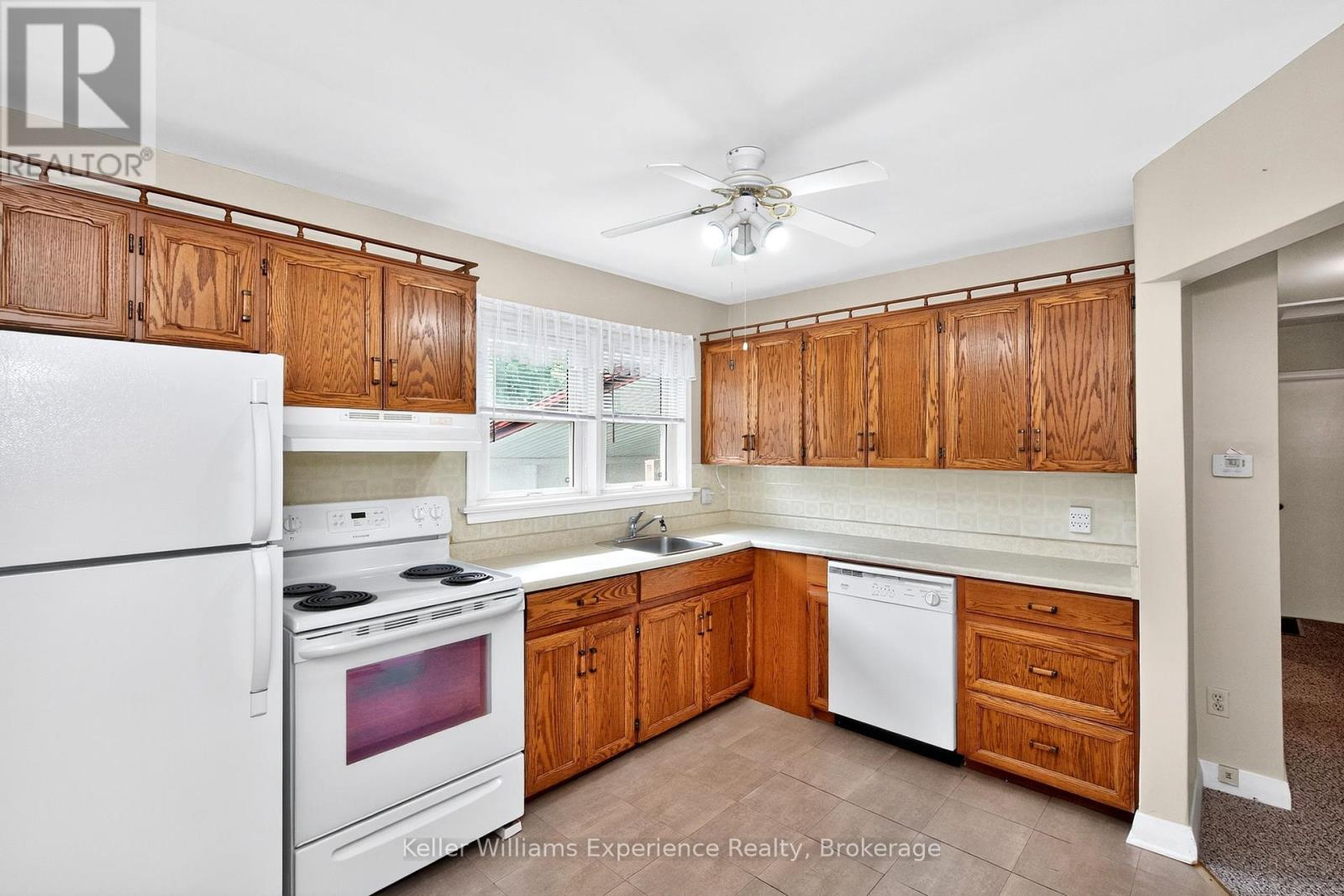 262 Ruby Street, Midland, Ontario L4R 2L4 - Photo 8 - S12366877