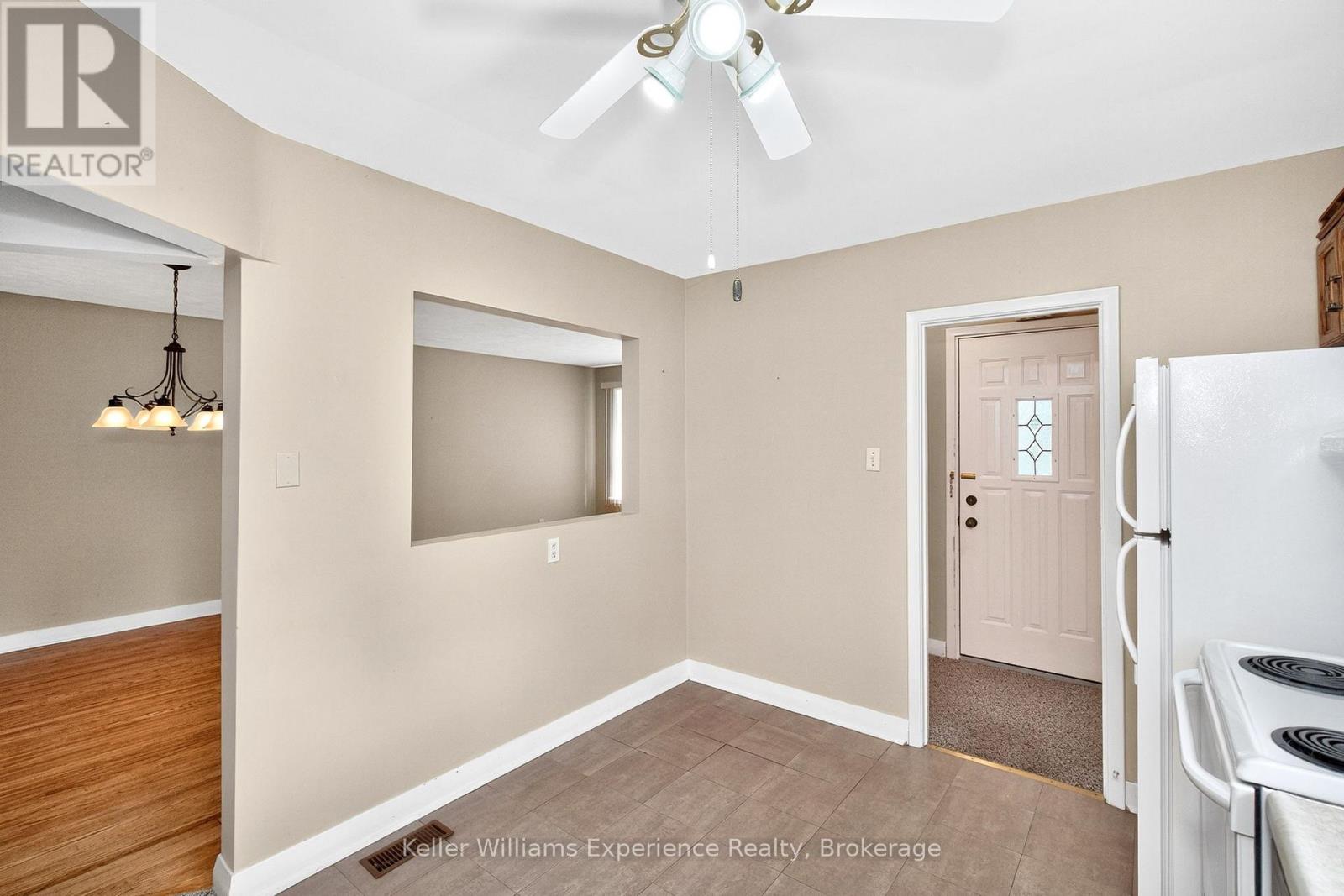 262 Ruby Street, Midland, Ontario L4R 2L4 - Photo 9 - S12366877