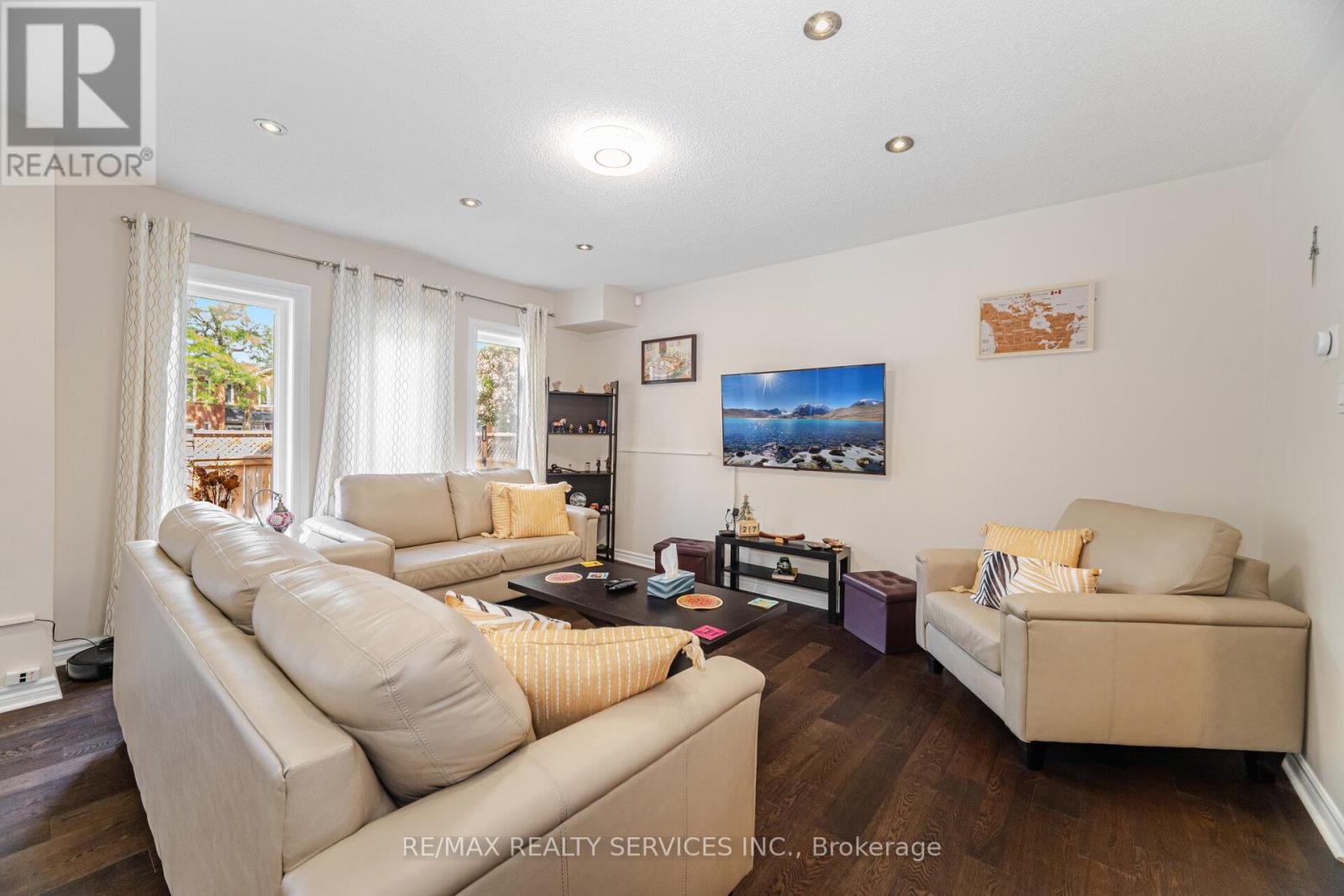 27 Rain Lily Lane, Brampton, Ontario  L6R 1S4 - Photo 11 - W12366802