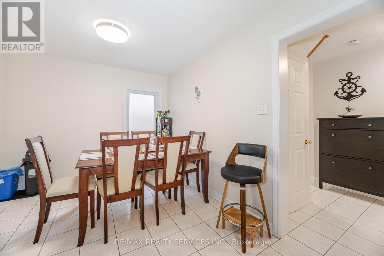 27 Rain Lily Lane, Brampton, Ontario  L6R 1S4 - Photo 17 - W12366802