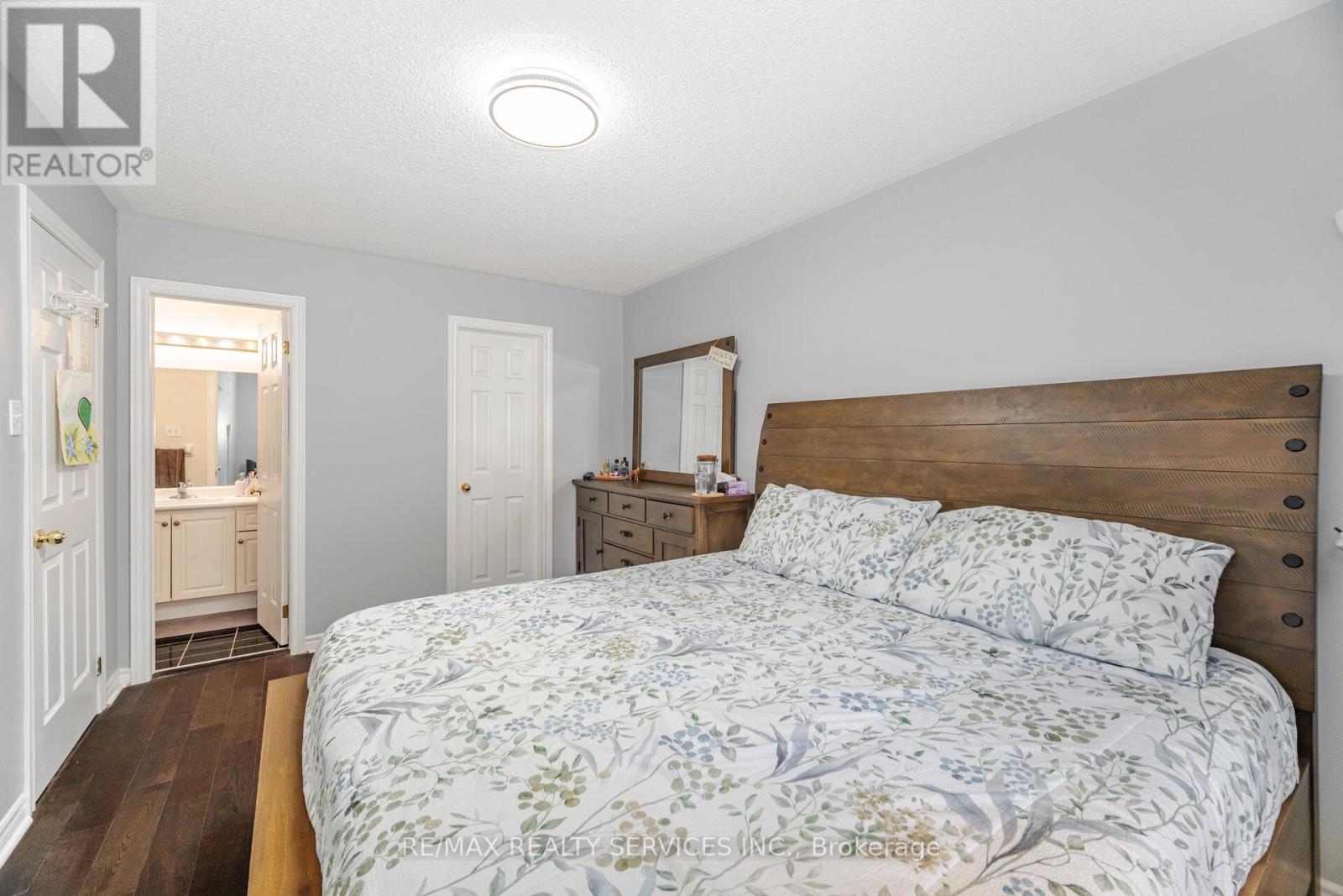 27 Rain Lily Lane, Brampton, Ontario  L6R 1S4 - Photo 22 - W12366802