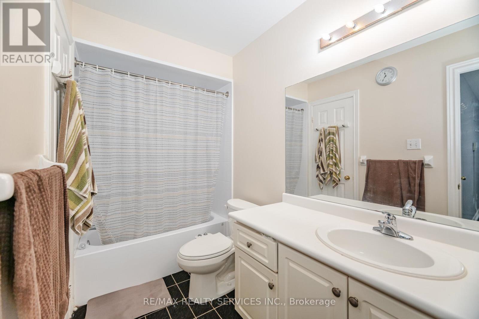 27 Rain Lily Lane, Brampton, Ontario  L6R 1S4 - Photo 24 - W12366802