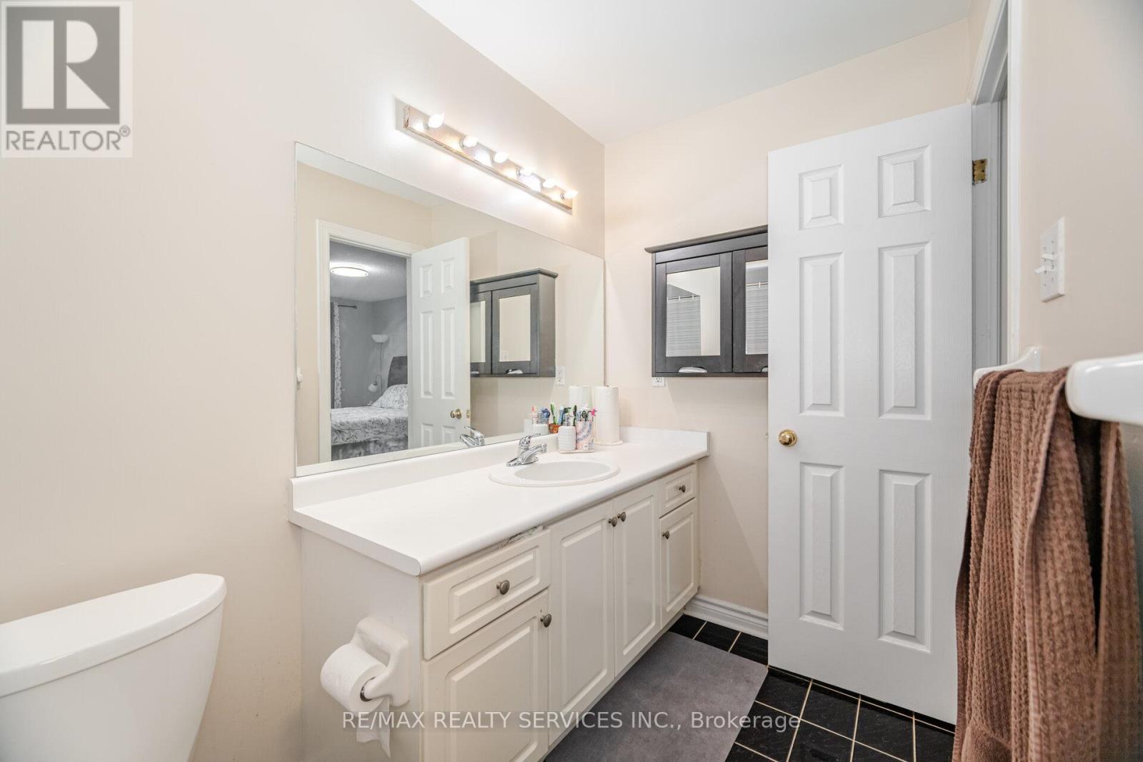 27 Rain Lily Lane, Brampton, Ontario  L6R 1S4 - Photo 25 - W12366802