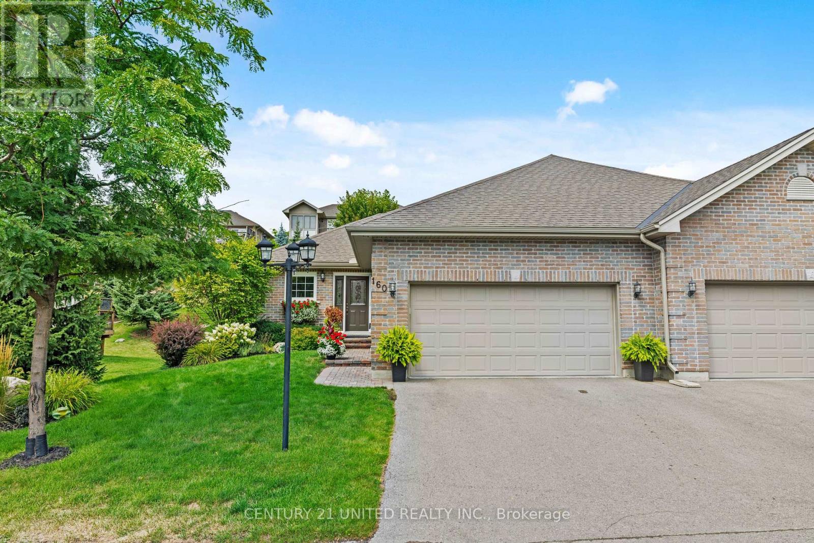 160 - 301 Carnegie Avenue, Peterborough, Ontario  K9L 0E9 - Photo 3 - X12366899