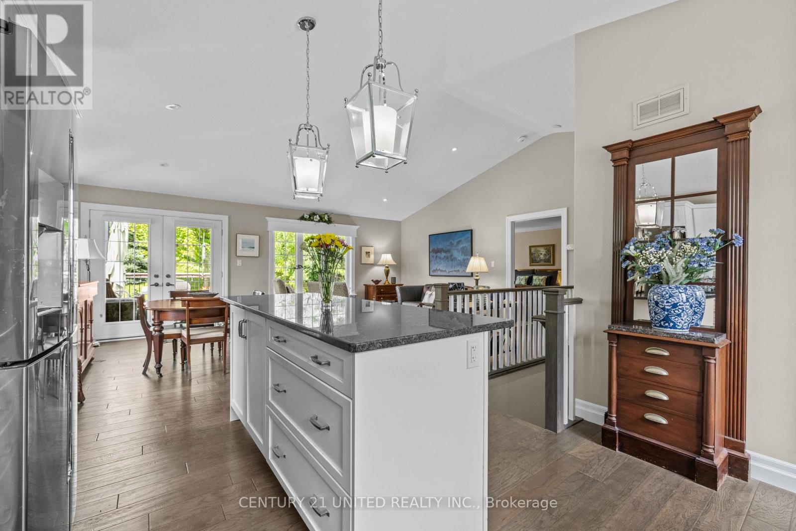 160 - 301 Carnegie Avenue, Peterborough, Ontario  K9L 0E9 - Photo 8 - X12366899