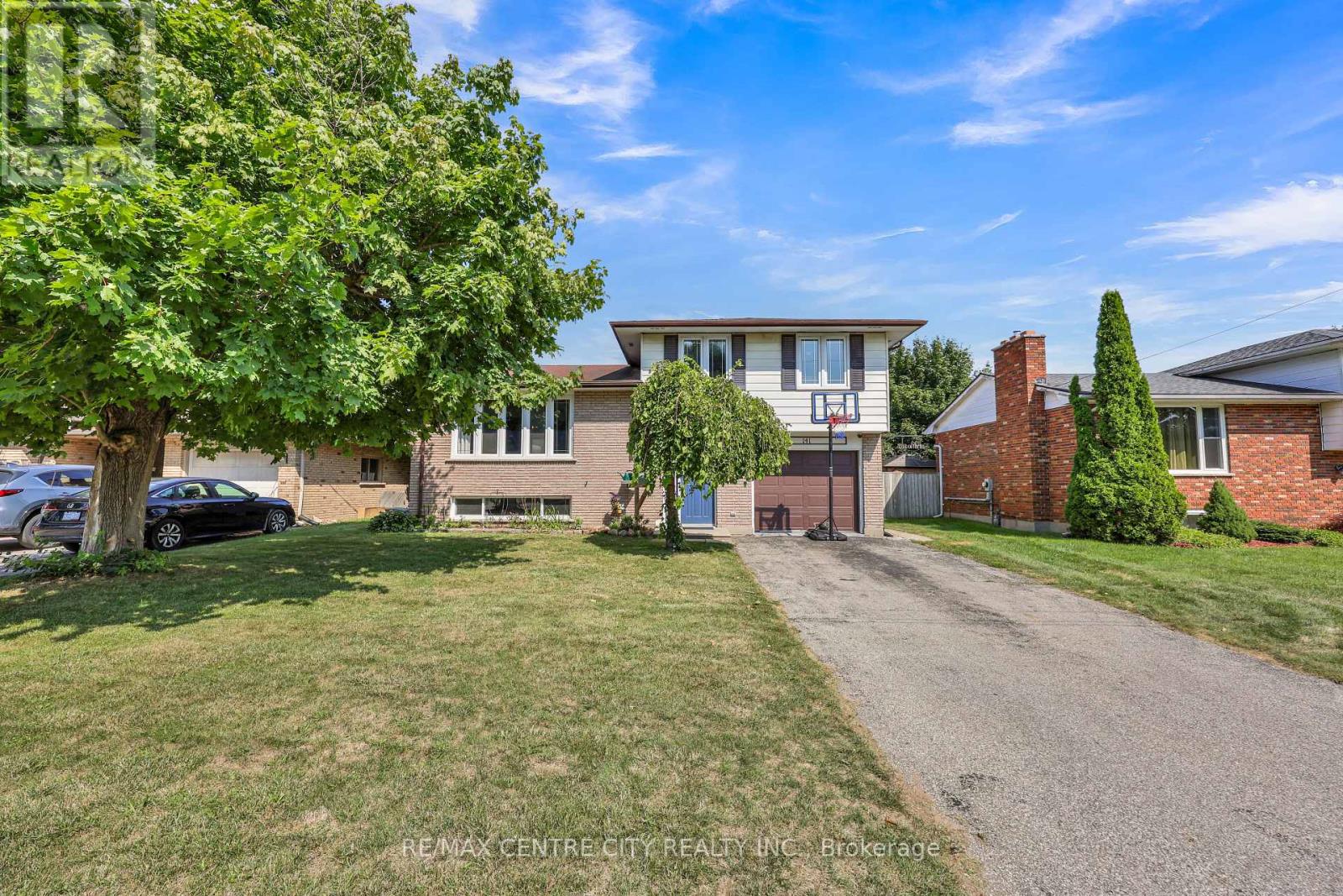141 St Andrew Street E, Aylmer, Ontario  N5H 2N2 - Photo 1 - X12366916