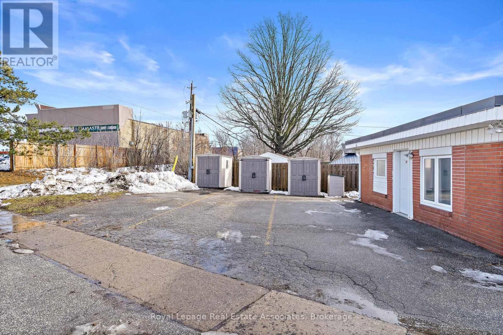 Property at 7 REXWAY DRIVE image 2