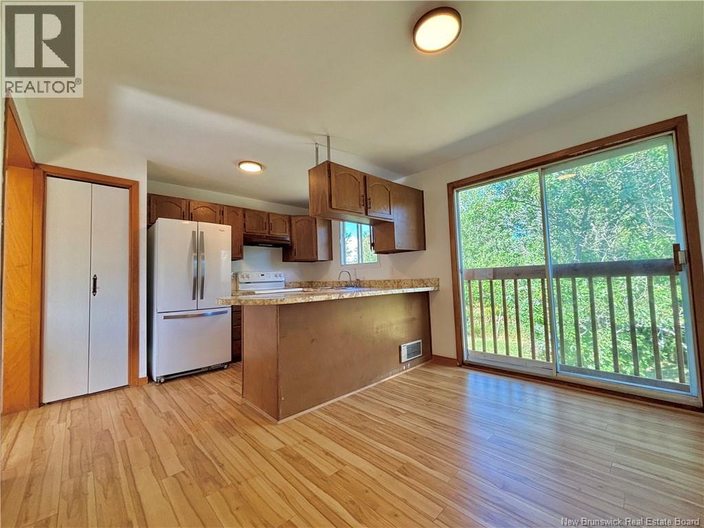 1185 Bryar, Beresford, New Brunswick  E8K 1B2 - Photo 11 - NB125583