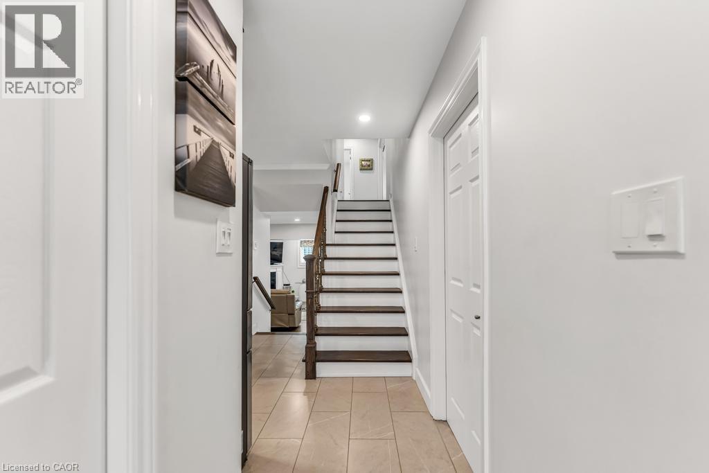 650 Acadia Drive, Hamilton, Ontario  L8W 3V1 - Photo 3 - 40763612