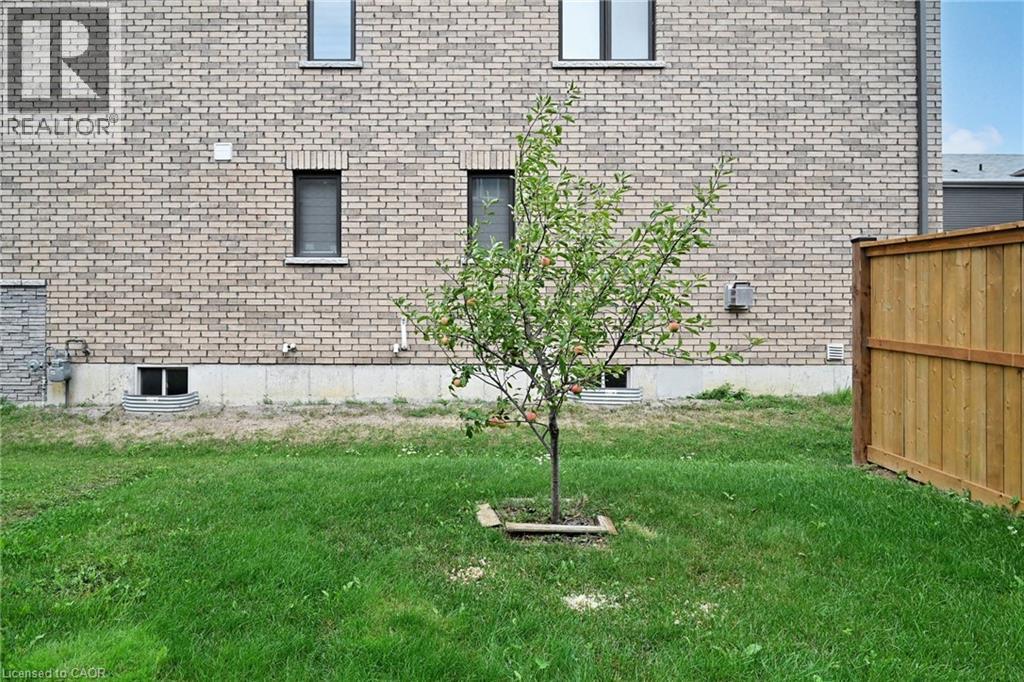 174 Maclachlan Avenue, Caledonia, Ontario  N3W 0E1 - Photo 41 - 40763971