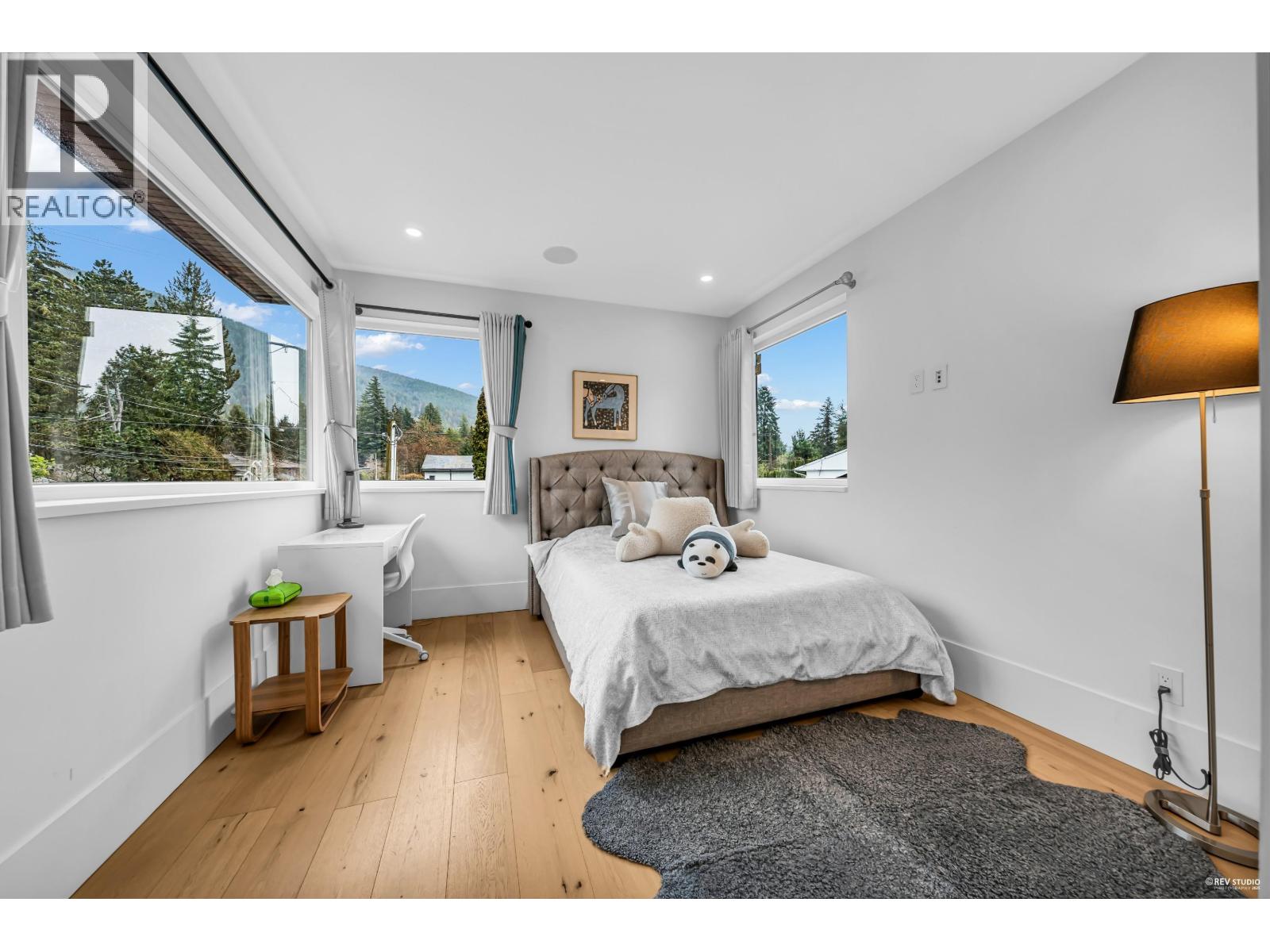 1075 Belvedere Drive, North Vancouver, British Columbia  V7R 2C6 - Photo 24 - R3040935