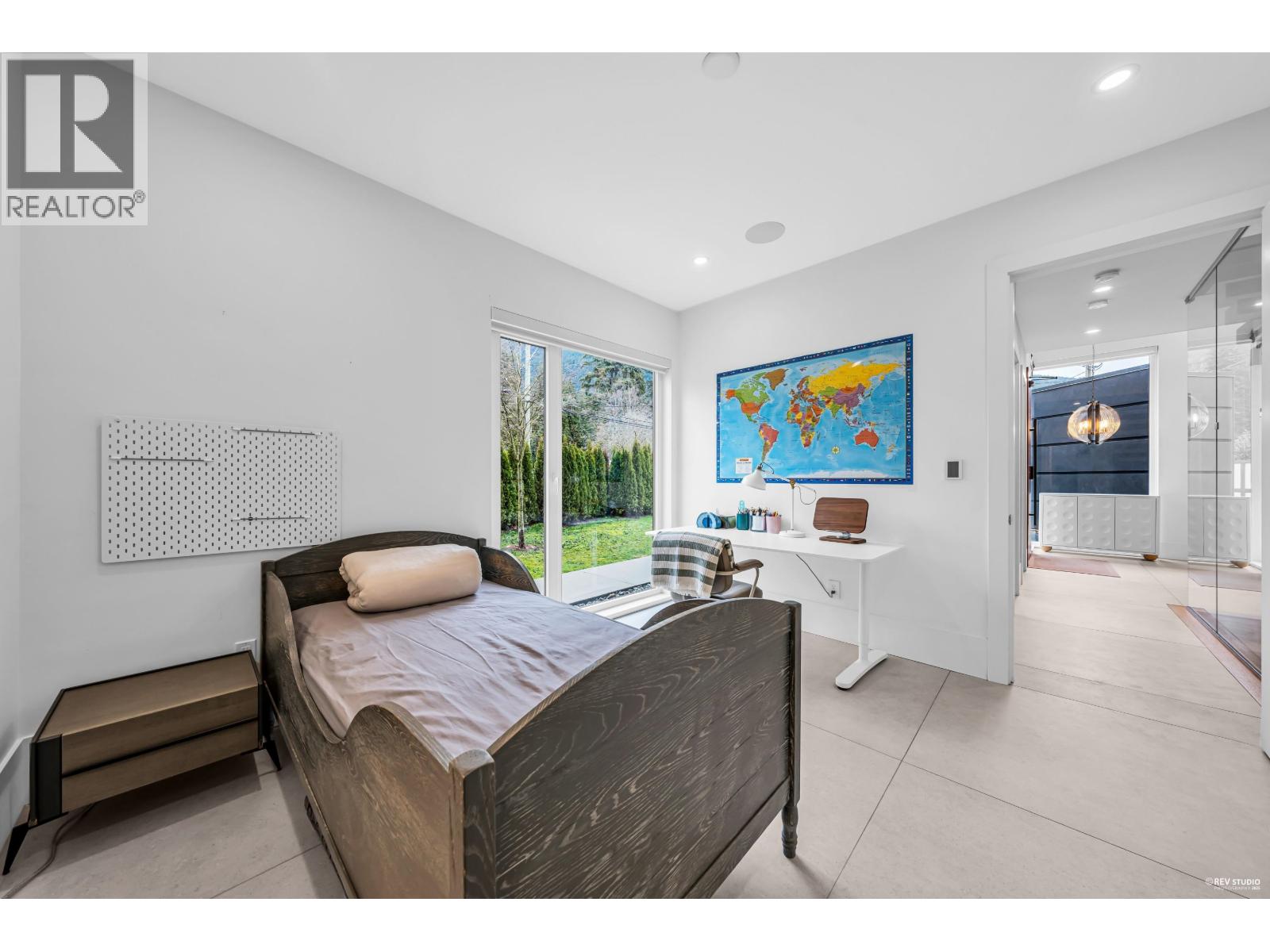 1075 Belvedere Drive, North Vancouver, British Columbia  V7R 2C6 - Photo 26 - R3040935