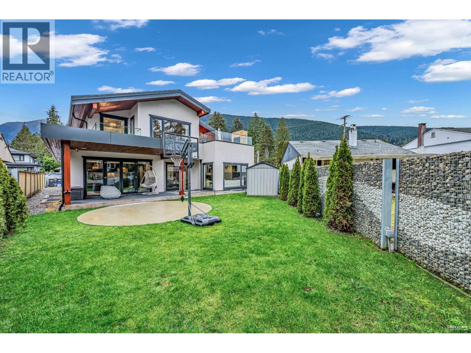 1075 Belvedere Drive, North Vancouver, British Columbia  V7R 2C6 - Photo 31 - R3040935