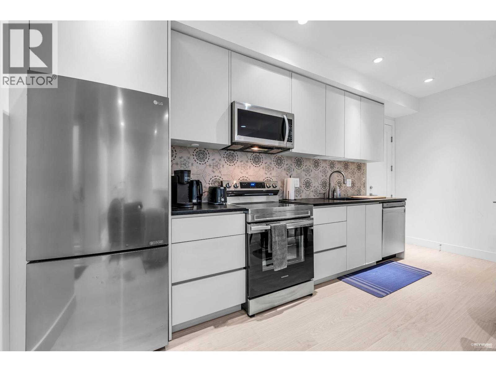 1075 Belvedere Drive, North Vancouver, British Columbia  V7R 2C6 - Photo 40 - R3040935