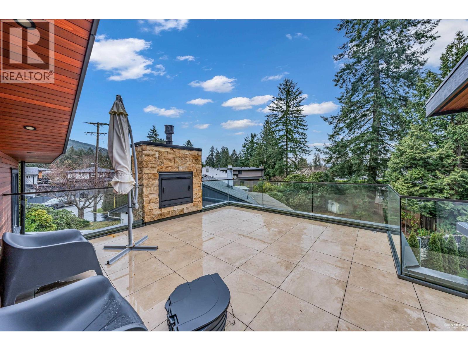 1075 Belvedere Drive, North Vancouver, British Columbia  V7R 2C6 - Photo 29 - R3040935