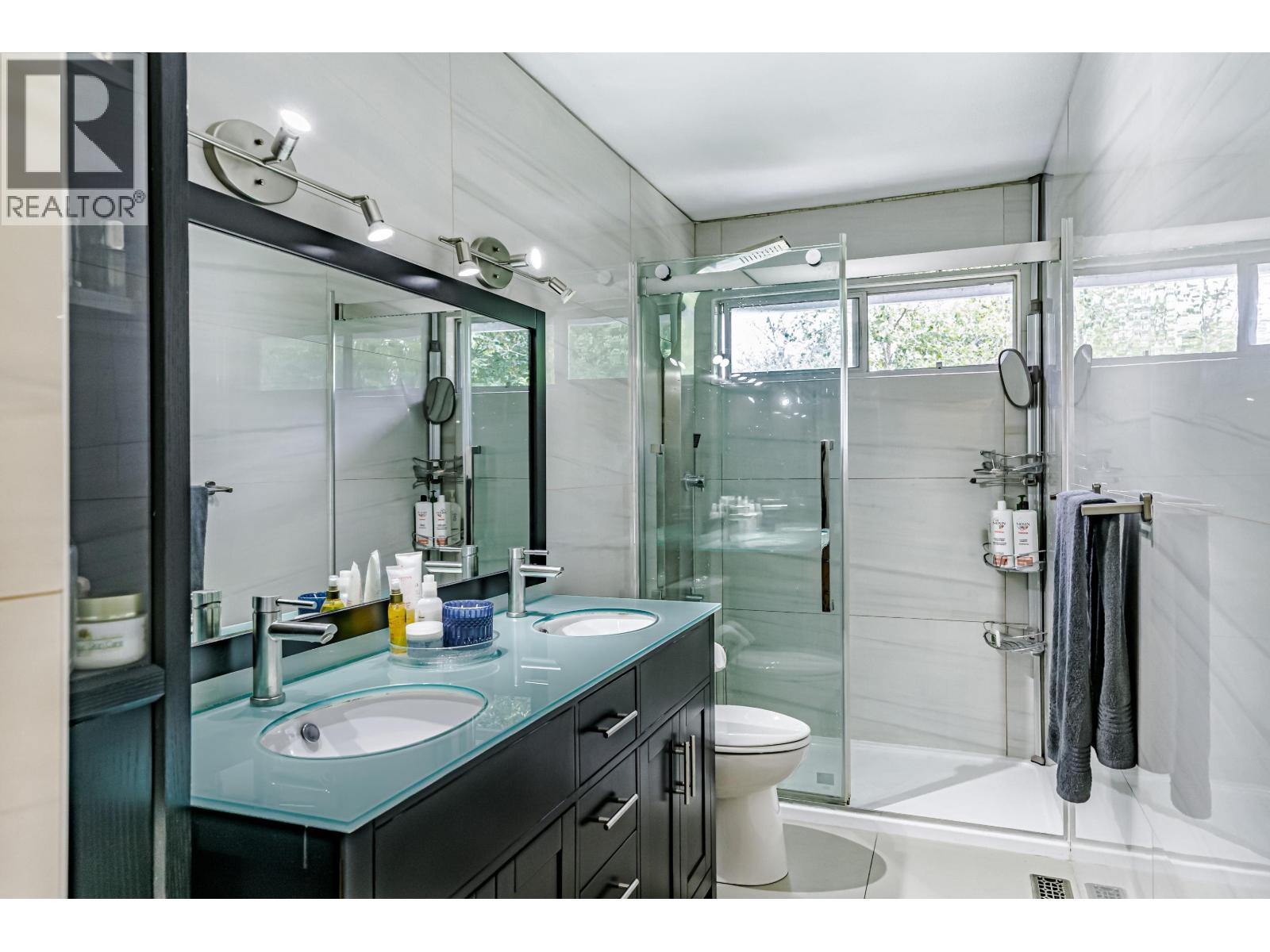 2025 Poel Place, Port Coquitlam, British Columbia  V3C 5H9 - Photo 8 - R3040051