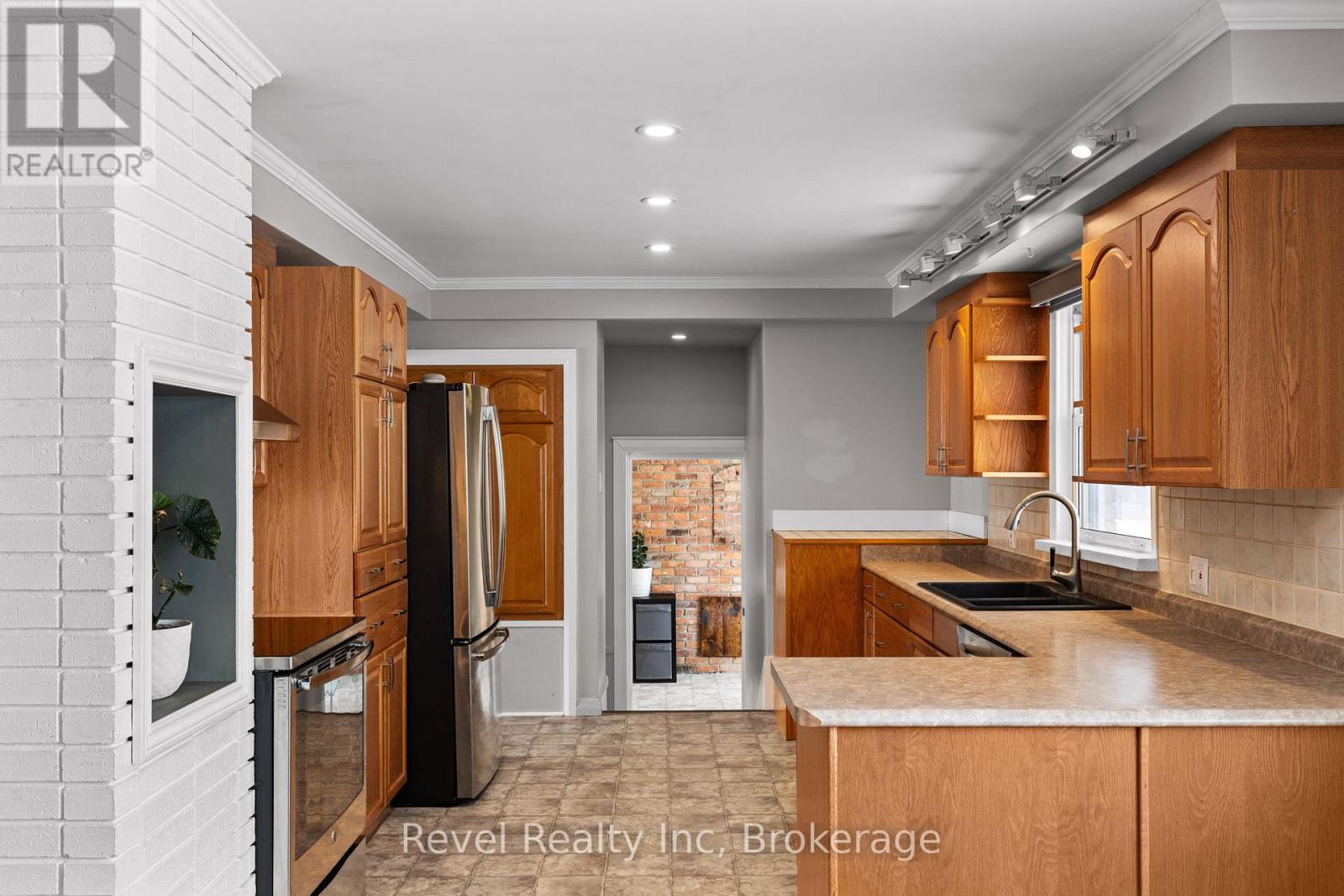 21 John Street, Springwater, Ontario  L0L 1P0 - Photo 6 - S12367017