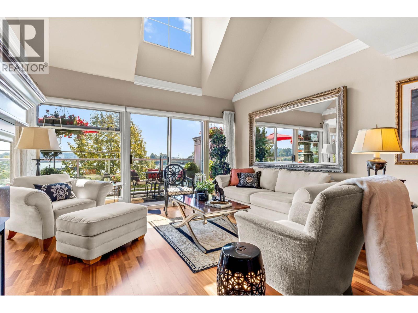 408 12 K De K Court, New Westminster, British Columbia  V3M 6C5 - Photo 2 - R3040693