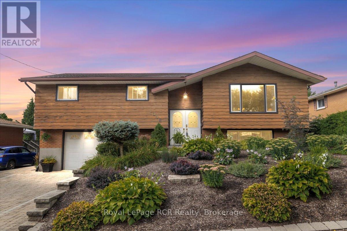 598 19th Avenue, Hanover, Ontario  N4N 3E9 - Photo 1 - X12366927