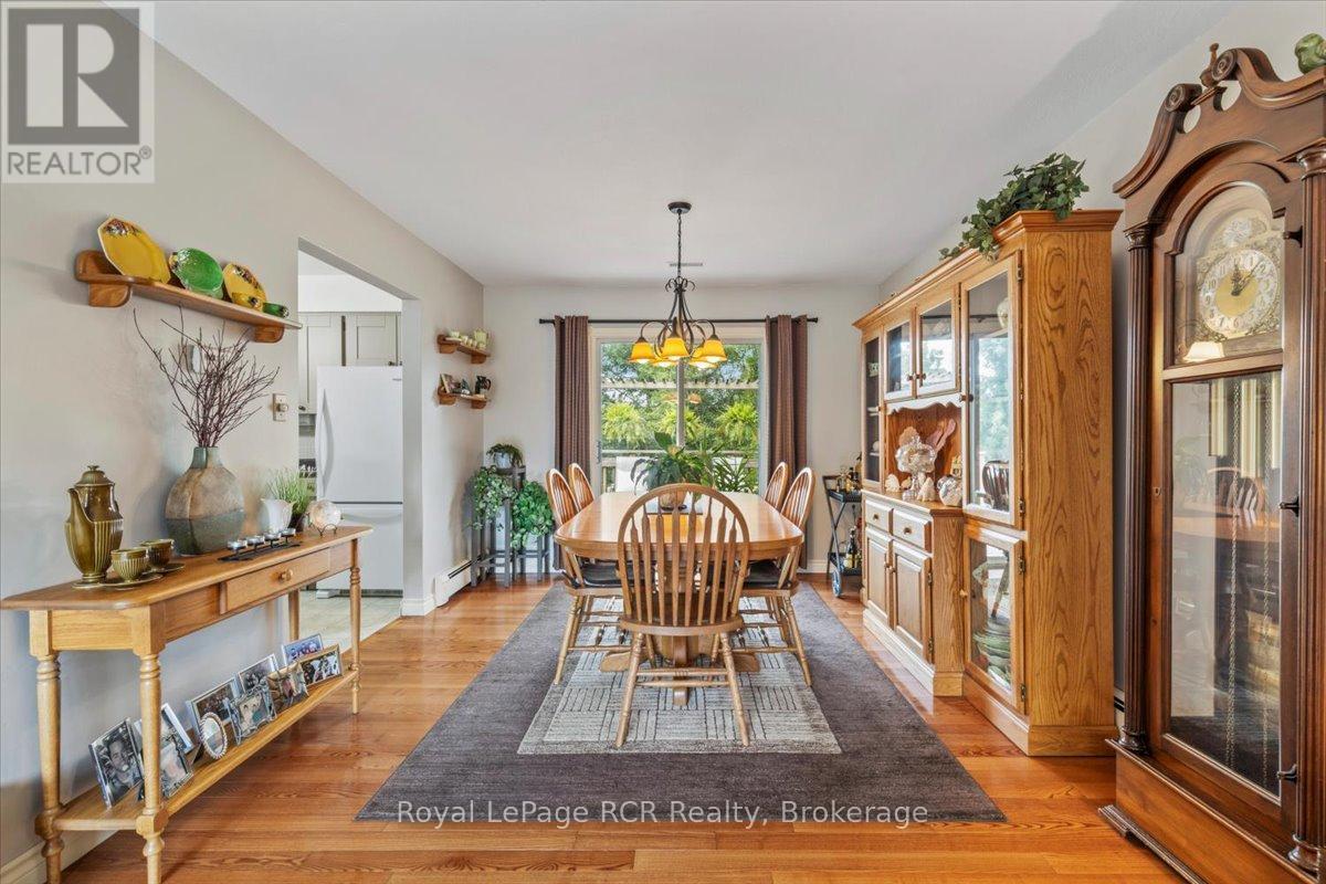 598 19th Avenue, Hanover, Ontario  N4N 3E9 - Photo 8 - X12366927