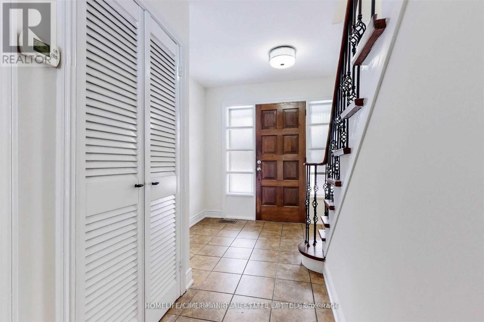 Property at 215 GRANDVIEW AVENUE image 3