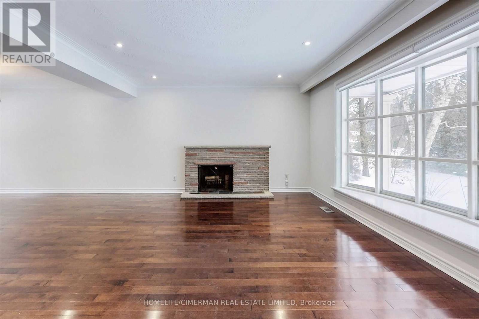 215 Grandview Avenue, Markham, Ontario  L3T 1J3 - Photo 7 - N12366876