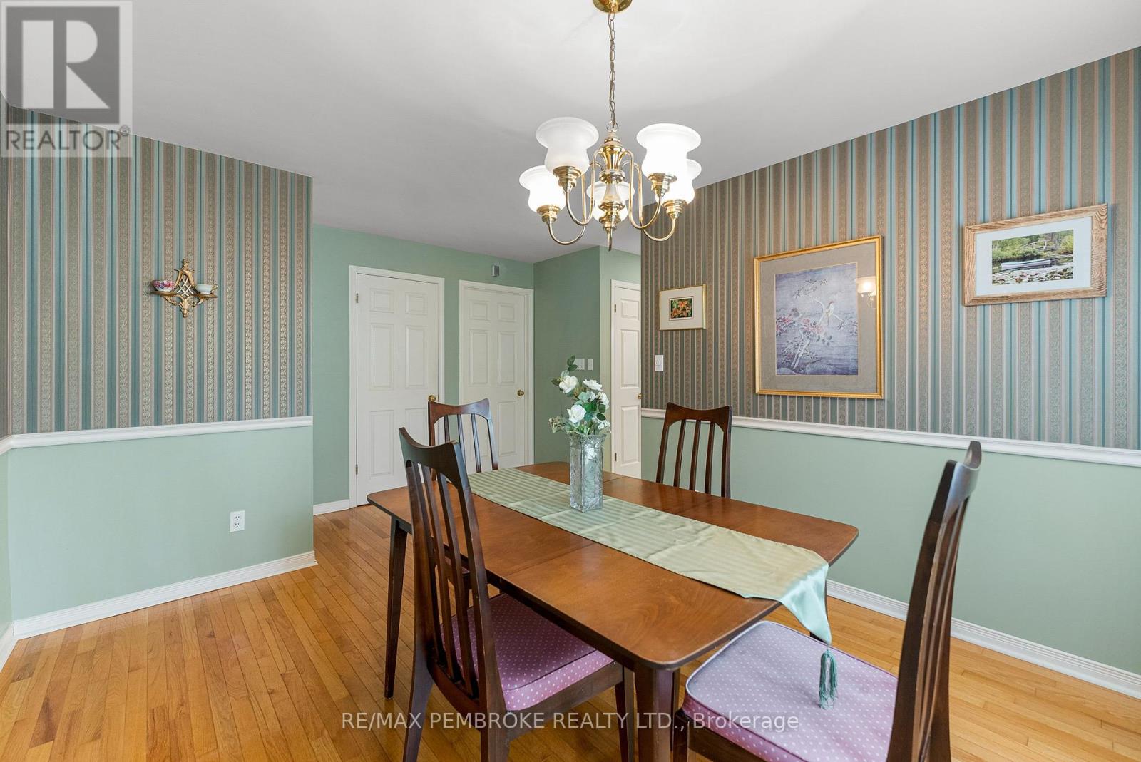114 Stoneyfield Road, Laurentian Valley, Ontario  K8B 1B7 - Photo 18 - X12367015
