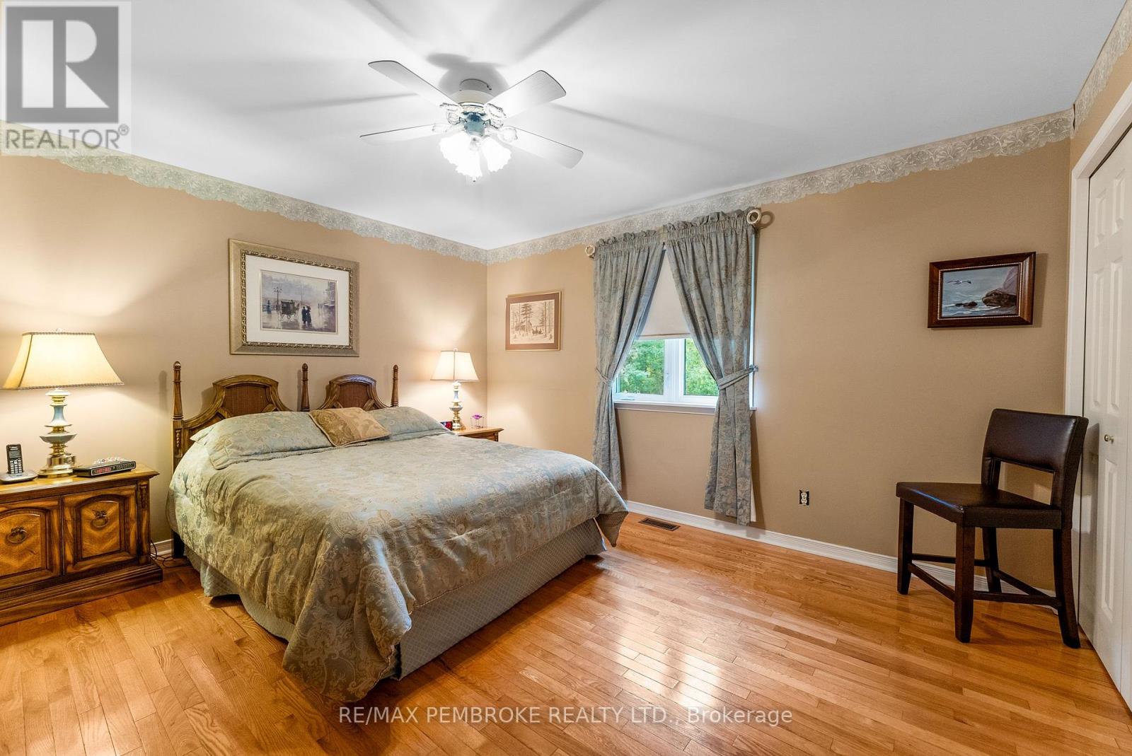 114 Stoneyfield Road, Laurentian Valley, Ontario  K8B 1B7 - Photo 30 - X12367015