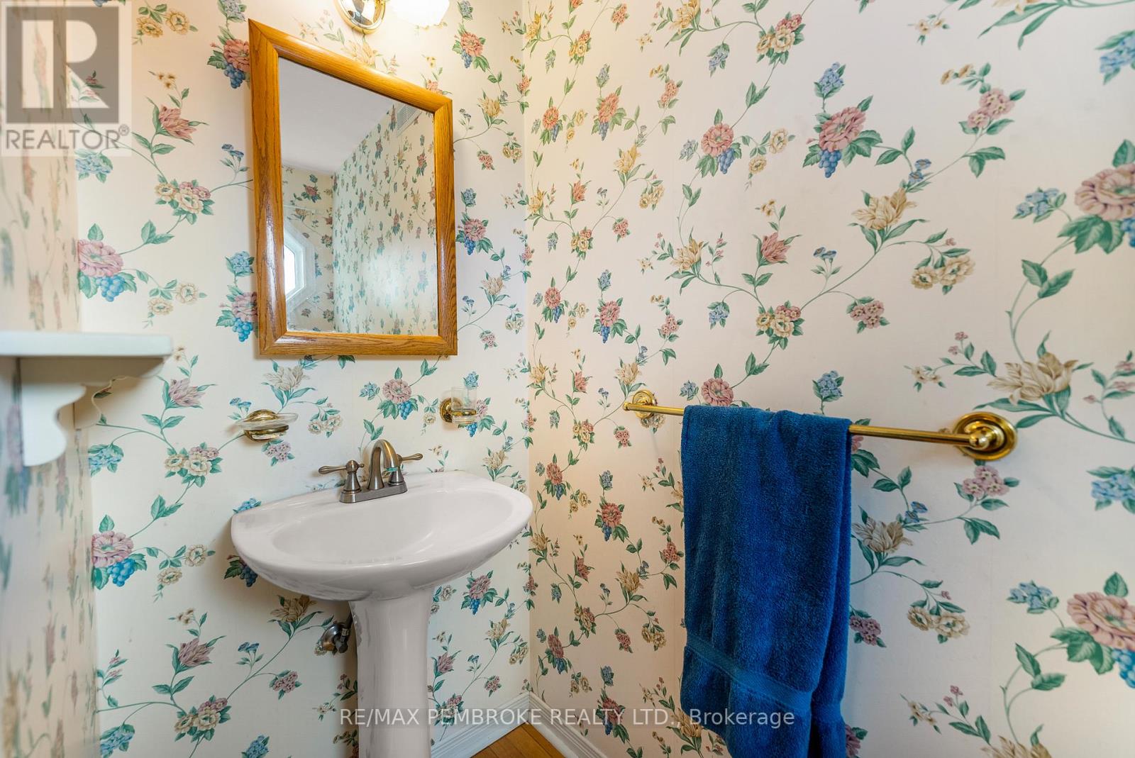114 Stoneyfield Road, Laurentian Valley, Ontario  K8B 1B7 - Photo 32 - X12367015