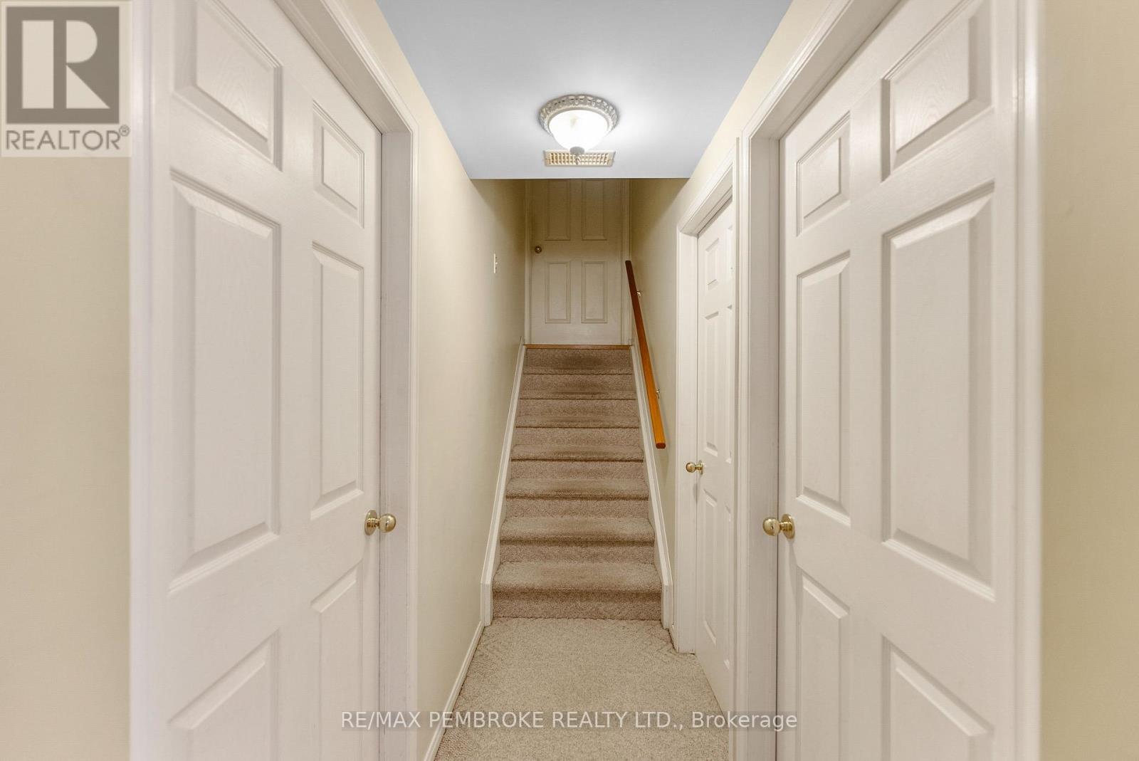 114 Stoneyfield Road, Laurentian Valley, Ontario  K8B 1B7 - Photo 35 - X12367015