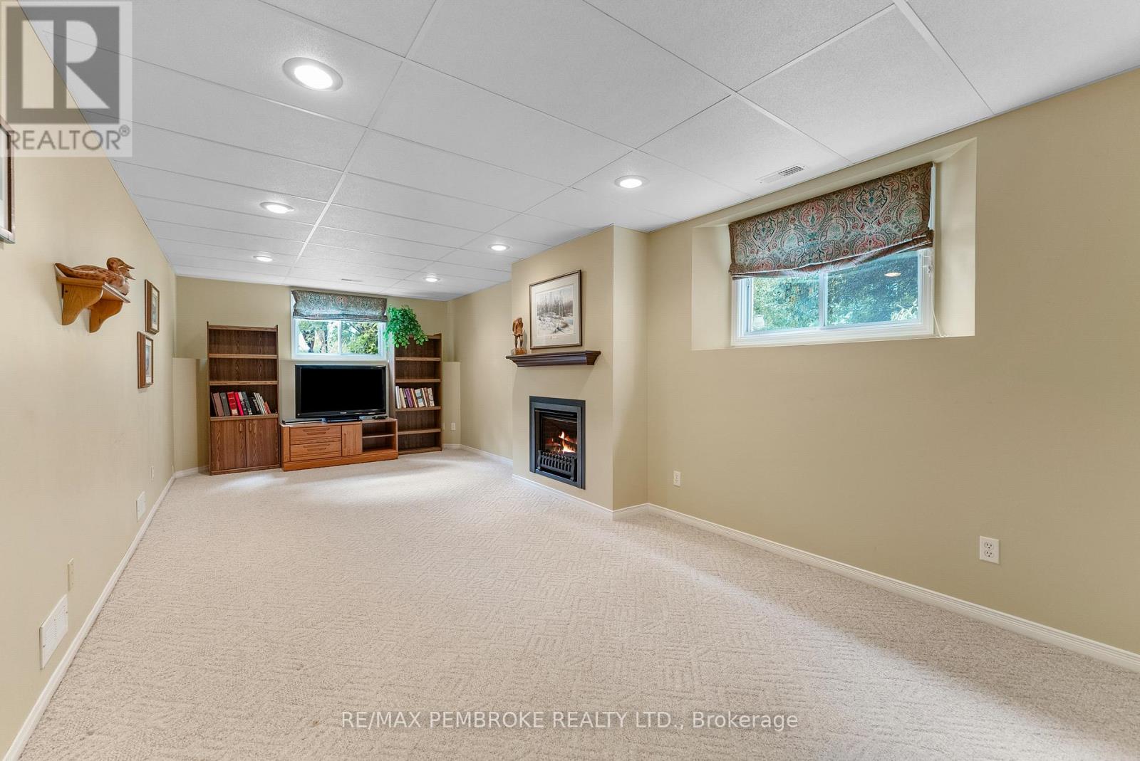 114 Stoneyfield Road, Laurentian Valley, Ontario  K8B 1B7 - Photo 36 - X12367015