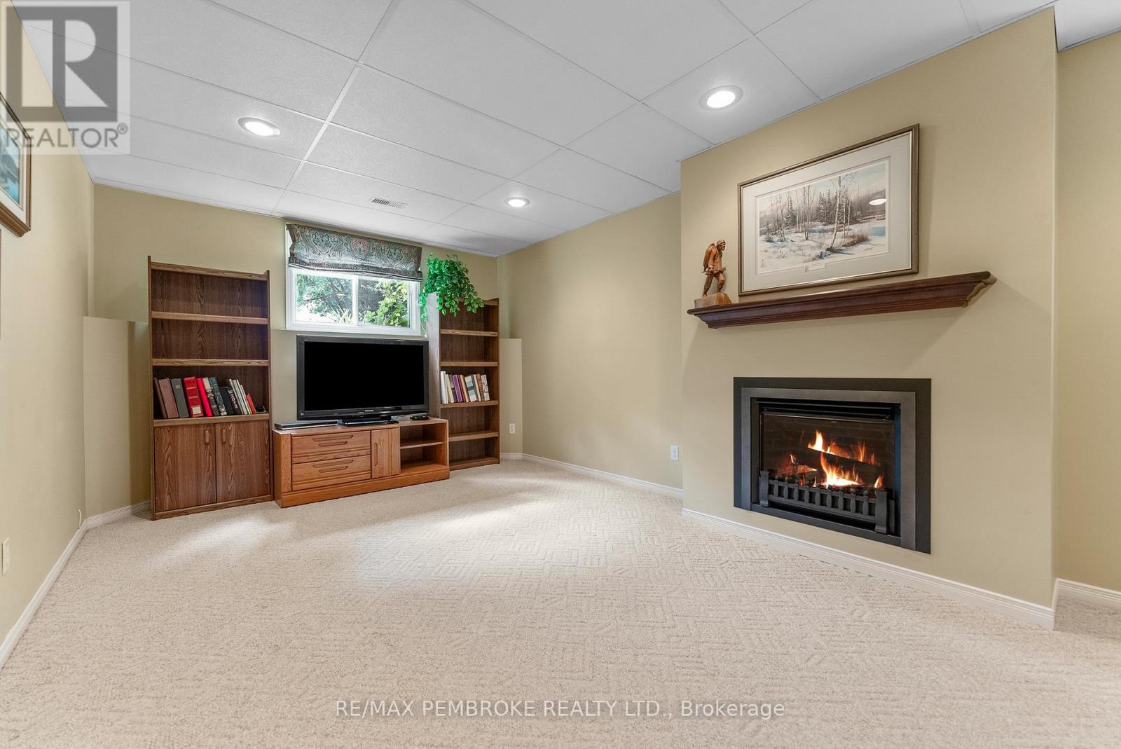114 Stoneyfield Road, Laurentian Valley, Ontario  K8B 1B7 - Photo 37 - X12367015
