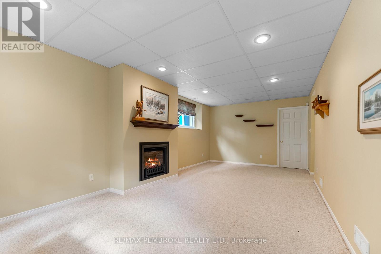 114 Stoneyfield Road, Laurentian Valley, Ontario  K8B 1B7 - Photo 38 - X12367015